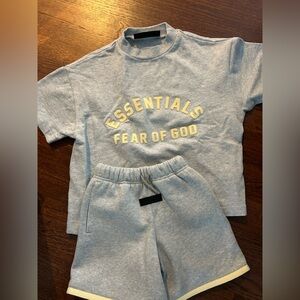 Essentials Fear of God Kids Matching Top & Shorts Set size 6/7